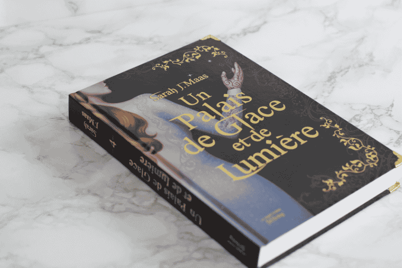 « Un palais de glace et de lumiĂšre », Sarah J. Maas